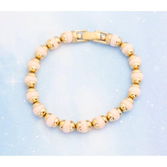Vintage Pink Pearls Gold Tone Bracelet | 8 inch | Avon | J1 - Picture 1 of 3